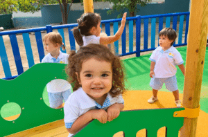 Nuevo parque infantil exterior adaptado de CEI Xicotets Campolivar en Godella